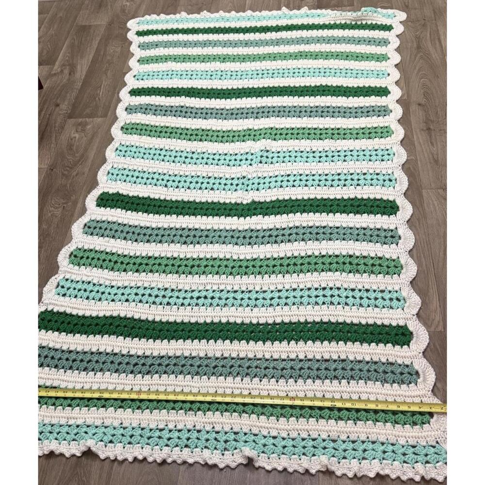 Vintage  Shades Of Green Crochet Knit Afghan Throw Grandma Handmade Approx 4’x7’ - Picture 5 of 6